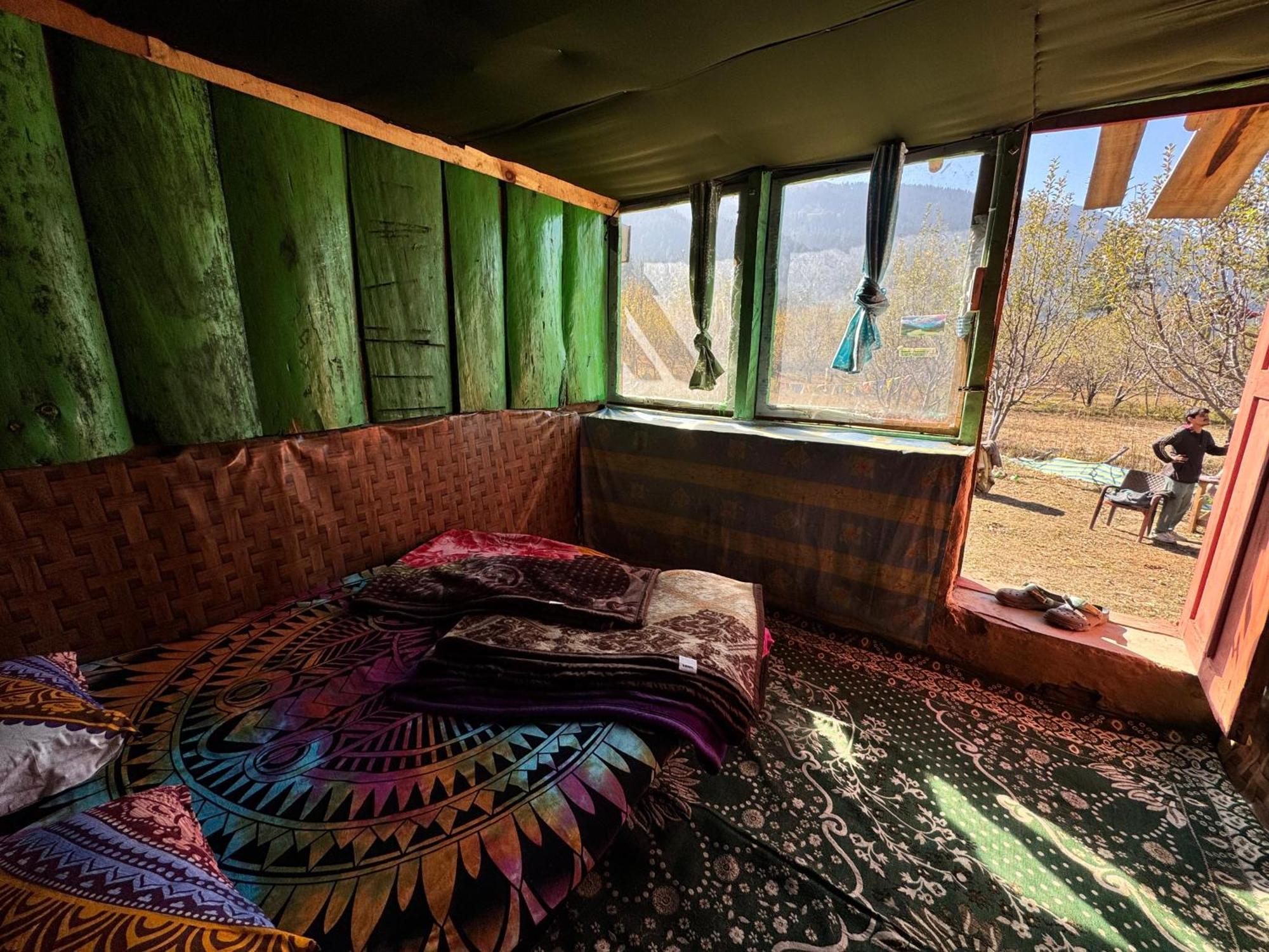 Hippy Hyde Kalga Hotel Kalgha Eksteriør billede